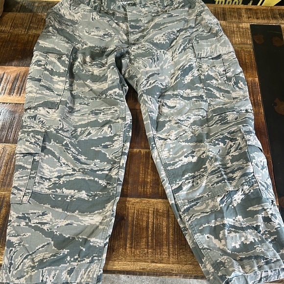 US Air Force USAF Mens Utility Digital Camo Trousers Green - Picture 1 of 8